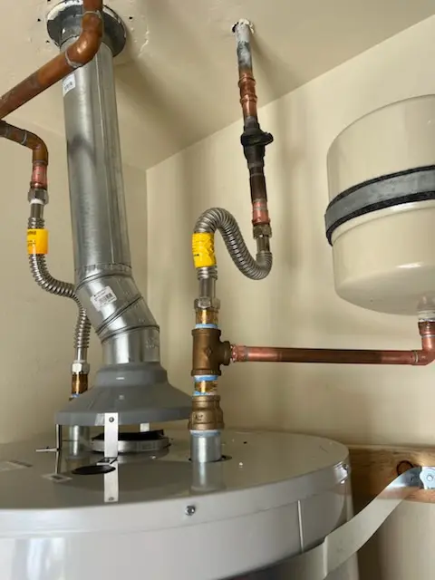 Water heater installation and plumbing repair in Schaumburg